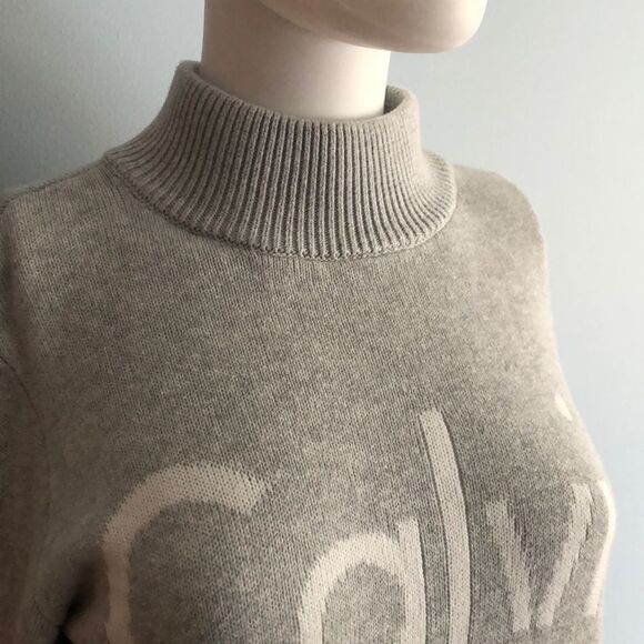 Calvin Klein Crew Neck Grey Sweater - Picture 2 of 3